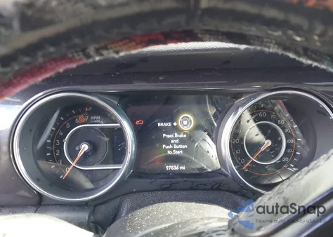 2021 Jeep Wrangler Unlimited Sport Altitude 4X4 z USA, uszkodzony, nr VIN 1C4HJXDN4MW576983